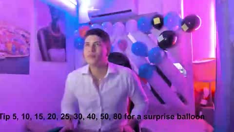 Snapshot of dominic_connor chatting on February 12, 5:24 am DOMI online show from February 12, 5:24 am