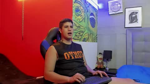 Snapshot of dominic_connor chatting on February 20, 4:31 am DOMI online show from February 20, 4:31 am