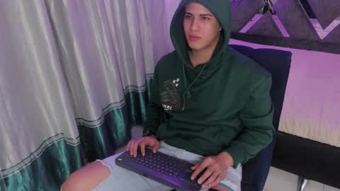 DOMI online show from March 25, 3:23 am