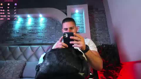 Snapshot of dominic_de_luca chatting on October 8, 3:59 am dominic de luca online show from October 8, 3:59 am