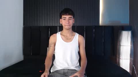 Snapshot of dominic_ghost chatting on February 26, 12:20 am Dominic online show from February 26, 12:20 am