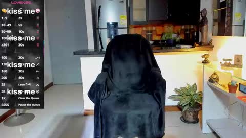 SANTI  independent model online show from October 7, 1:36 am