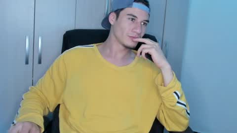 Snapshot of dominic_radccliffe chatting on June 7, 12:48 am Your real love online show from June 7, 12:48 am