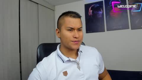 Snapshot of dominic_silva chatting on January 12, 10:45 am Dominic online show from January 12, 10:45 am