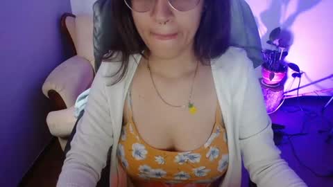   online show from April 17, 7:39 pm