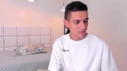 Snapshot of dominicjonnes chatting on February 24, 7:01 pm dominicjonnes online show from February 24, 7:01 pm