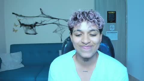 Dominick  online show from October 31, 5:41 am