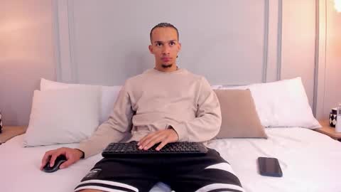 Snapshot of dominick_star chatting on November 11, 4:23 am Dominick Star online show from November 11, 4:23 am