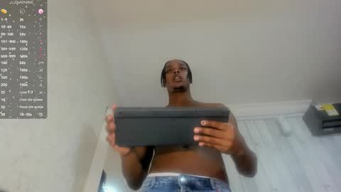 Snapshot of dominicsccott chatting on September 27, 12:32 pm Dominicscott online show from September 27, 12:32 pm