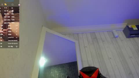 Snapshot of dominicsccott chatting on September 29, 12:43 pm Dominicscott online show from September 29, 12:43 pm