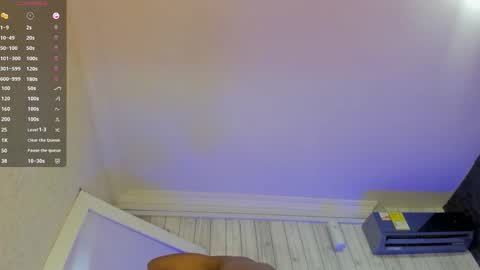 Snapshot of dominicsccott chatting on October 6, 12:35 pm Dominicscott online show from October 6, 12:35 pm