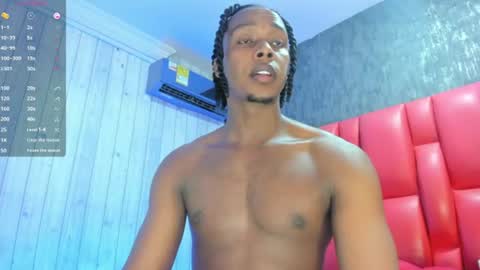 Snapshot of dominicsccott chatting on July 13, 1:47 pm Dominicscott online show from July 13, 1:47 pm