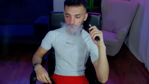 Snapshot of dominicvalente chatting on November 9, 10:08 pm dominicvalente online show from November 9, 10:08 pm