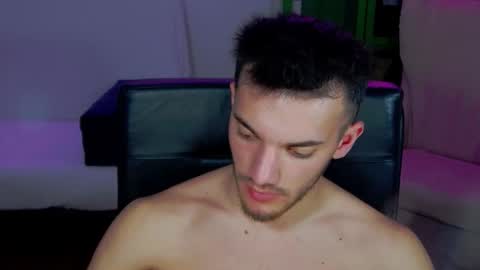 Snapshot of dominicvalente chatting on November 17, 9:42 pm dominicvalente online show from November 17, 9:42 pm