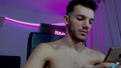 Snapshot of dominicvalente chatting on November 19, 7:36 pm dominicvalente online show from November 19, 7:36 pm