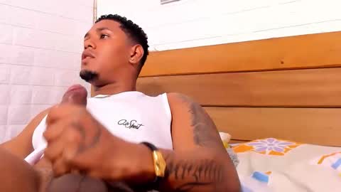 DominicVera online show from October 16, 12:50 pm