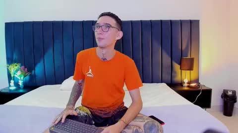 dominik_thompson777 online show from September 20, 4:13 am
