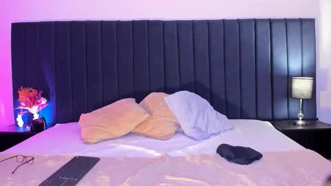 dominik_thompson777 online show from September 26, 2:04 am