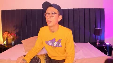 dominik_thompson777 online show from October 2, 5:58 am