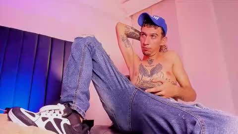 dominik_thompson777 online show from November 5, 6:02 am