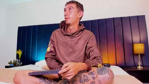 dominik_thompson777 online show from November 8, 3:39 am