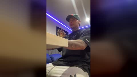 Only fans Ronnie col---InstaRonniecolleman  online show from March 6, 12:07 am