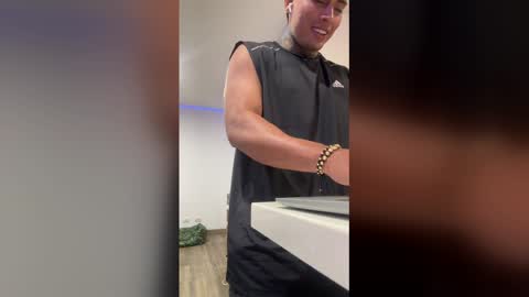 Only fans Ronnie col---InstaRonniecolleman  online show from March 12, 2:50 am