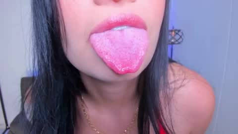 Snapshot of dominique_21x chatting on January 7, 5:22 am DOMINIC online show from January 7, 5:22 am