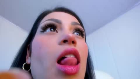 Snapshot of dominique_21x chatting on October 31, 12:33 am DOMINIC online show from October 31, 12:33 am