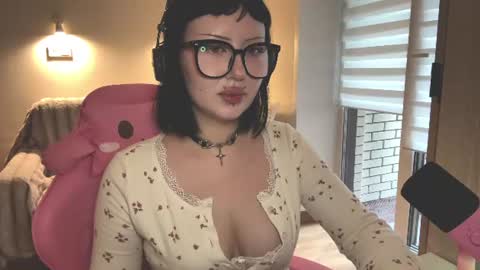 Snapshot of dominiquebreakey chatting on June 14, 12:18 pm Cati online show from June 14, 12:18 pm