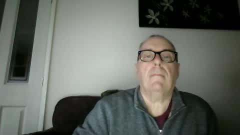 Snapshot of domjolly08 chatting on December 4, 2:59 pm David uk online show from December 4, 2:59 pm