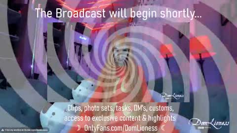 Snapshot of domlioness chatting on October 27, 11:20 pm DomLioness online show from October 27, 11:20 pm