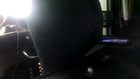 Snapshot of donaldk21 chatting on December 19, 10:33 am HBYAM online show from December 19, 10:33 am