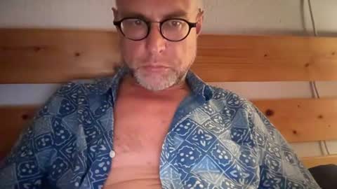 dondadel online show from August 4, 6:54 pm