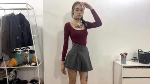 Ava online show from December 17, 1:17 pm