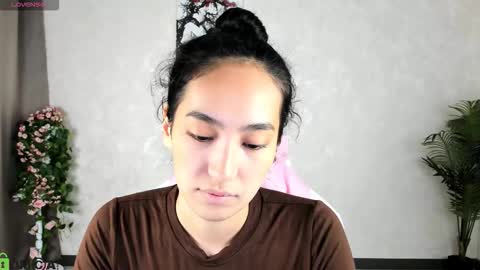 Aura online show from November 3, 3:52 am