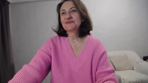 Snapshot of donnalimadonna chatting on February 8, 7:39 pm Tatiana 43 curvy sexy body and Joanna redhead 39 years online show from February 8, 7:39 pm