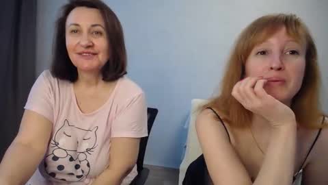 Snapshot of donnalimadonna chatting on February 24, 7:39 am Tatiana 43 curvy sexy body and Joanna redhead 39 years online show from February 24, 7:39 am