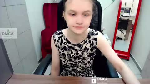 Snapshot of donnasia chatting on June 11, 6:00 am Sia online show from June 11, 6:00 am