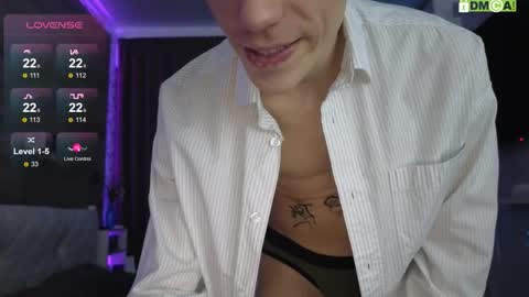 Snapshot of donnikon chatting on February 27, 8:31 pm Nikon online show from February 27, 8:31 pm