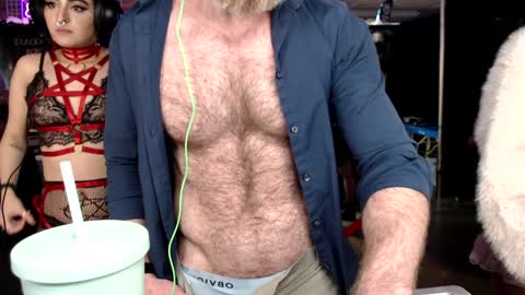 Snapshot of donnybasilisk chatting on February 2, 1:34 am Donny online show from February 2, 1:34 am