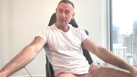 Snapshot of donnybasilisk chatting on October 13, 3:01 pm Donny online show from October 13, 3:01 pm