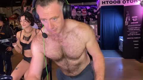 Snapshot of donnybasilisk chatting on October 19, 6:52 pm Donny online show from October 19, 6:52 pm