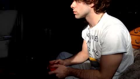 donutking42069 online show from January 12, 6:35 pm