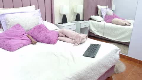 Anny online show from October 31, 1:23 pm