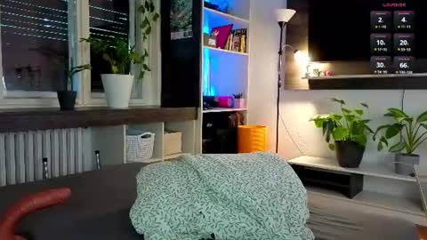 Snapshot of dorfmatratze_ chatting on July 10, 4:31 pm Alice online show from July 10, 4:31 pm