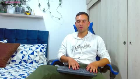 Snapshot of dorian_h chatting on June 3, 11:10 pm dorian_h online show from June 3, 11:10 pm