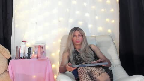 Nicolle online show from December 31, 9:10 am