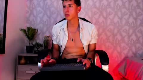 dorian_mystery online show from December 3, 4:25 am