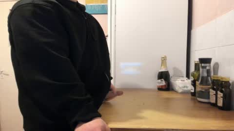 menu  below online show from April 18, 9:15 pm